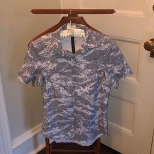 Men’s Lululemon casual collared shirt - XS